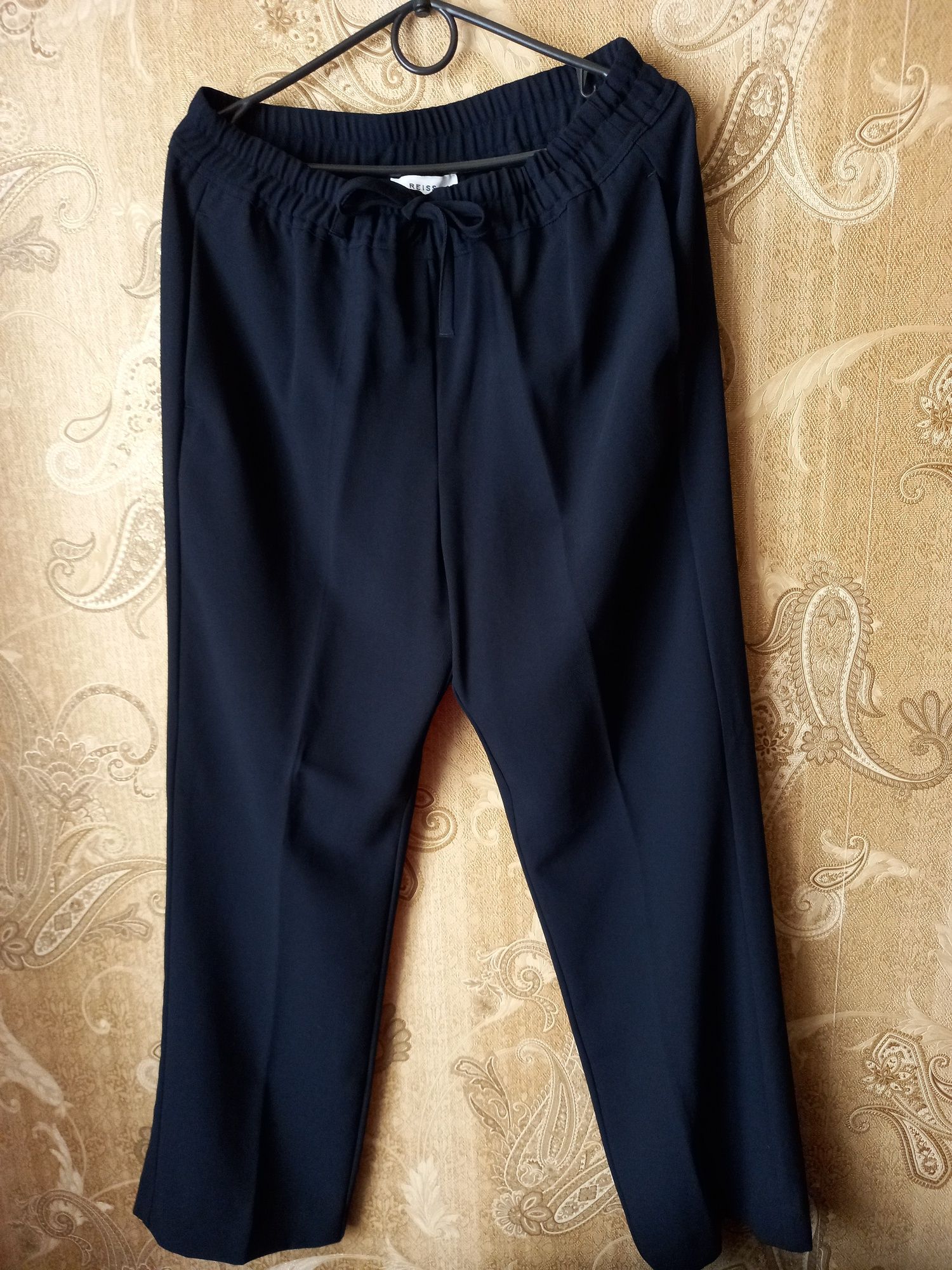 Жіночі класичні брюки REISS