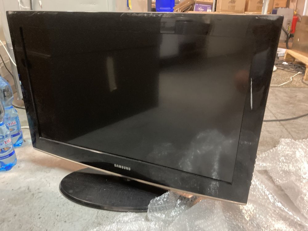 Telewizor SAMSUNG LE32A451C1 czesci stopka  matryca i inne