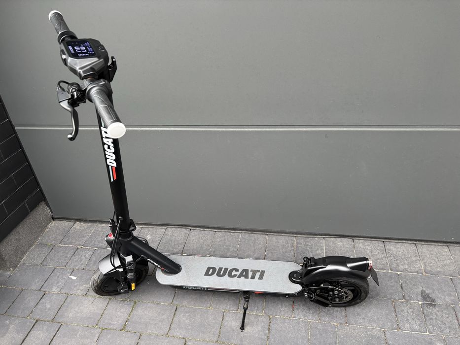 Hulajnoga elektryczna Ducati Pro 2 Evo – stan bardzo dobry!