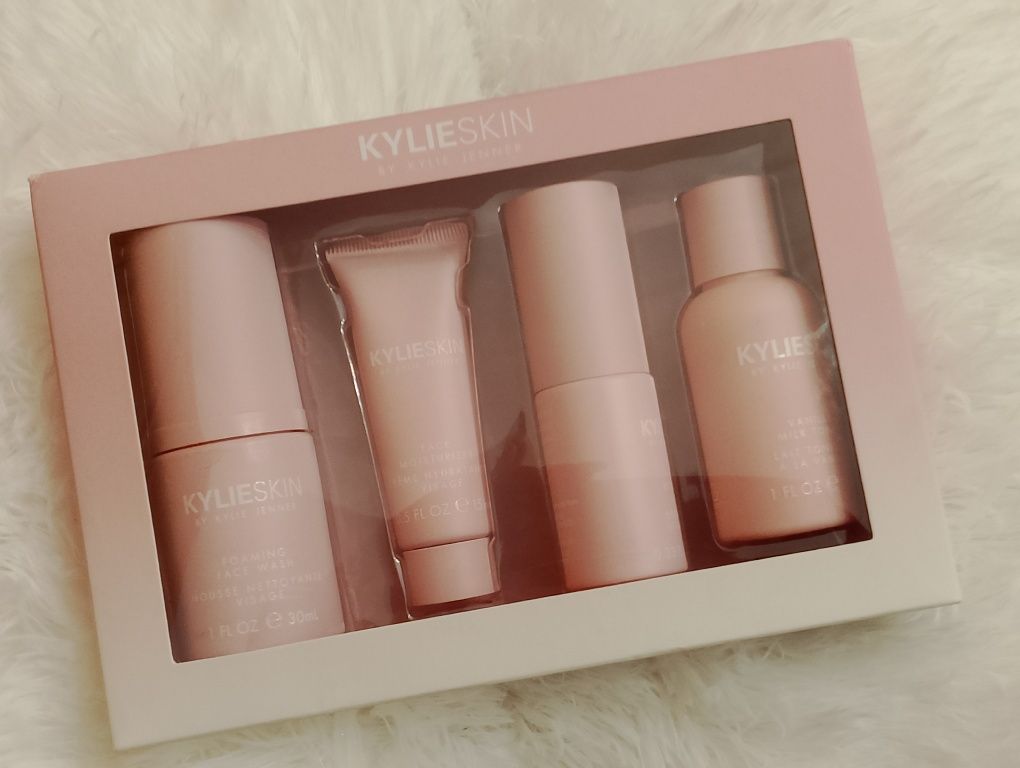 KYLIESKIN BY KYLIE JENNER zestaw kosmetyków Nowy