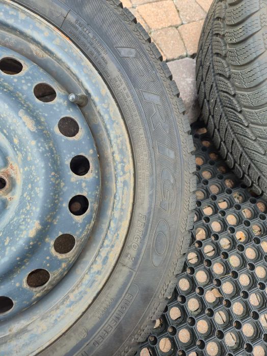 Opony zimowe Dębica Frigo 2 205/55R16 z felgami J16x6,5 Honda