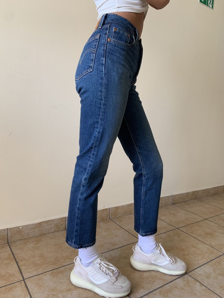 Женские джинсы Levis 501