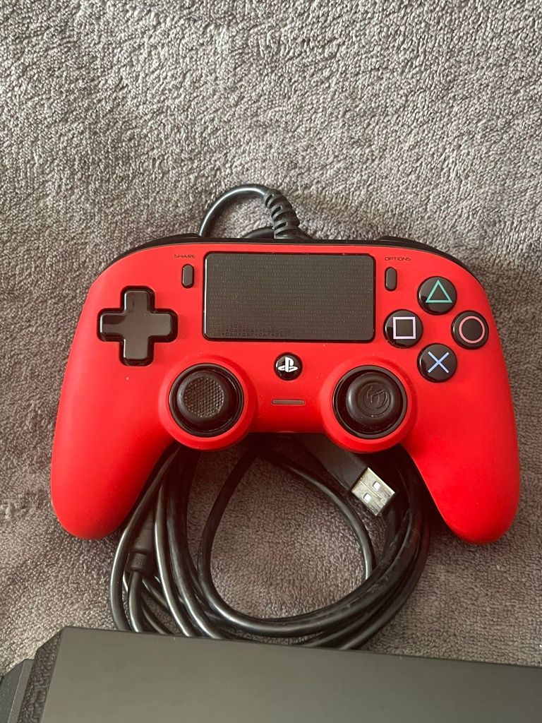 Playstation 4 com comando e jogo
