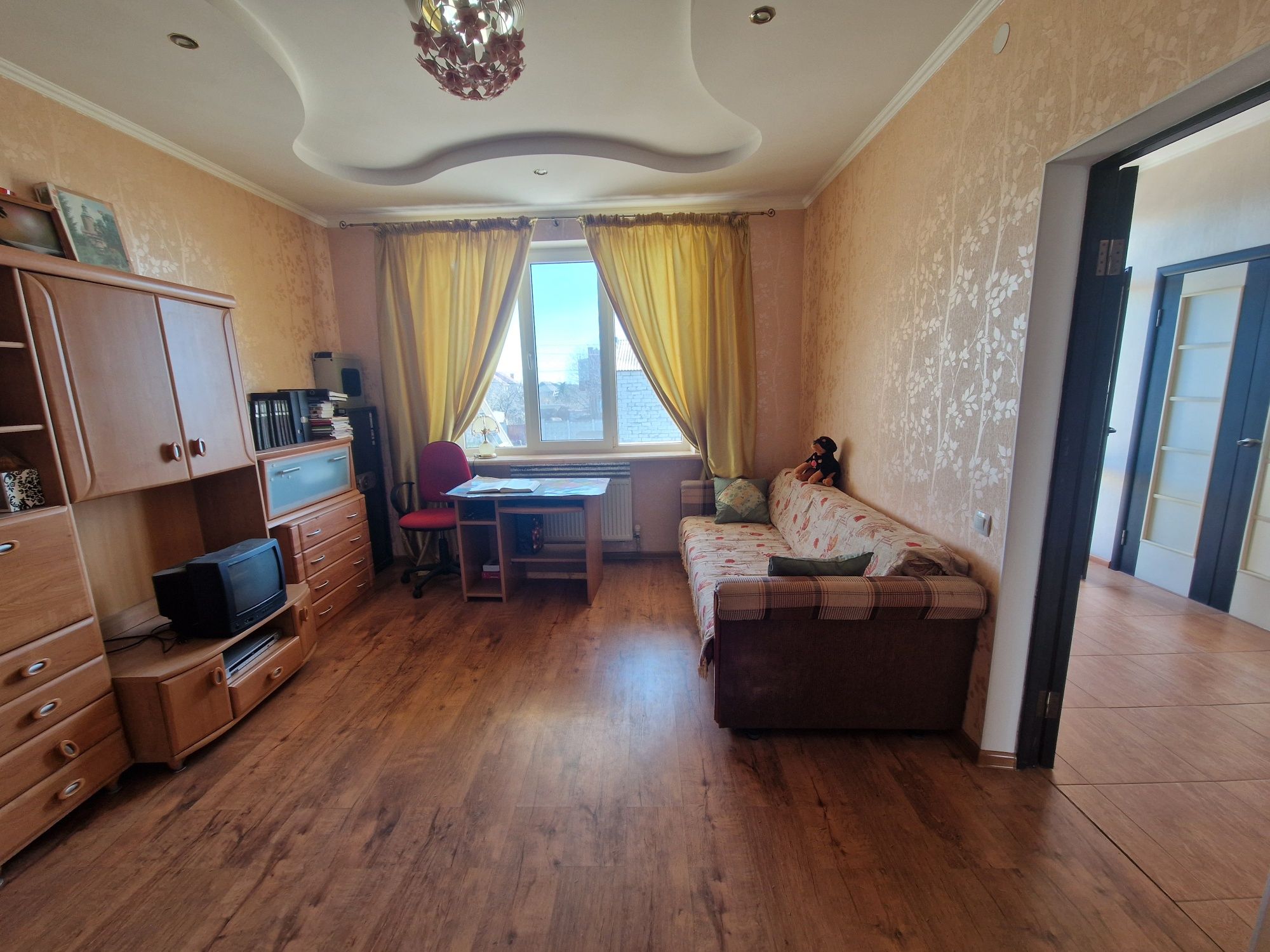Продам хороший дом для семьи в Молодёжном в 3 км от Черноморска
