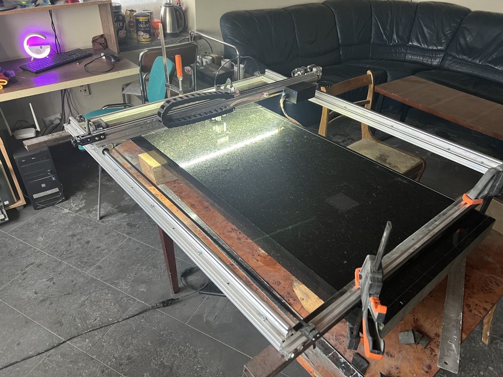 гравірувальний станок по камню StonePrinter