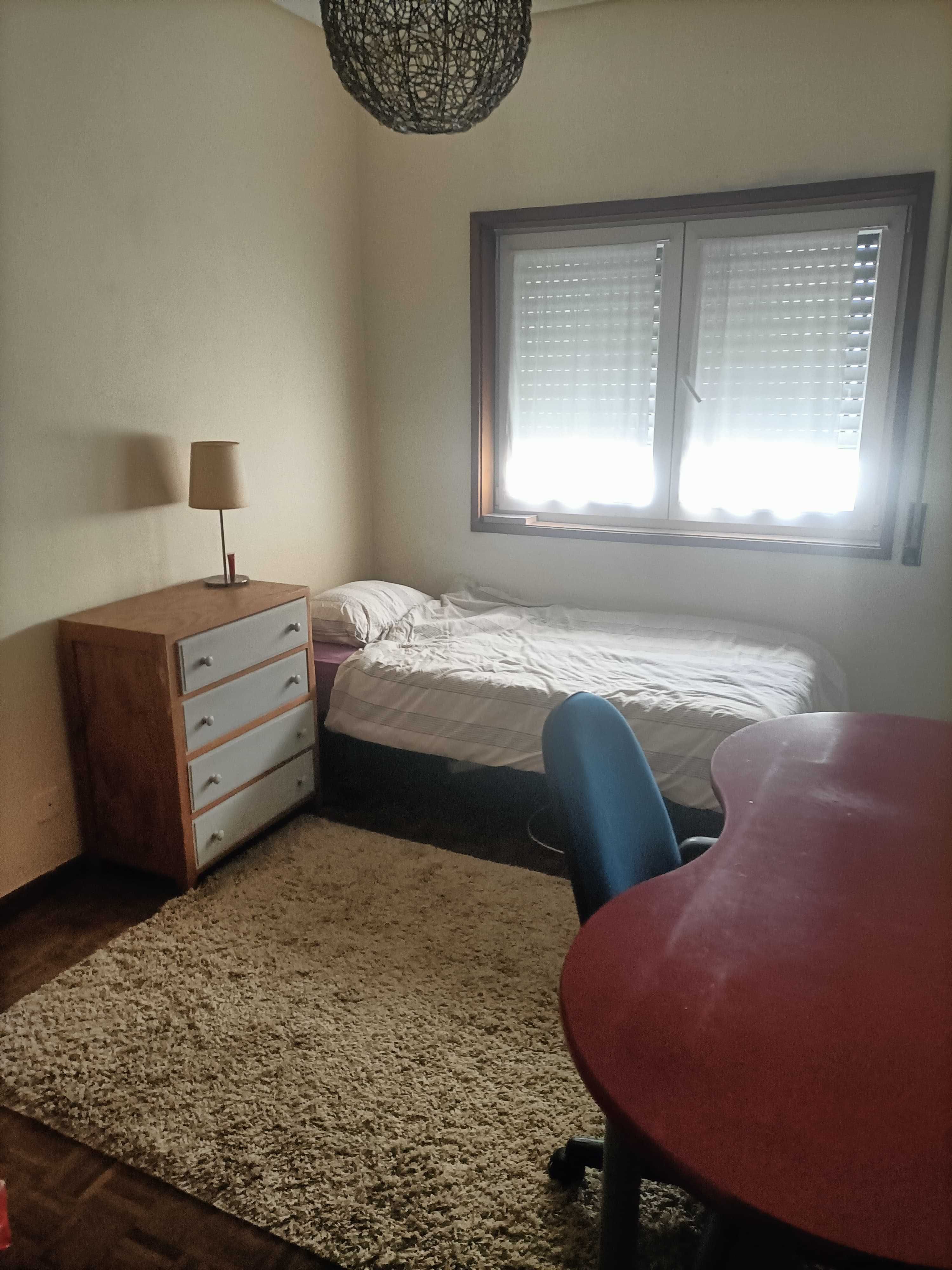 quarto confortável perto do metro (M/F)