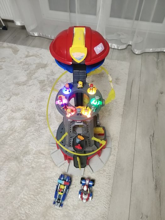 Baza psi patrol kosmi