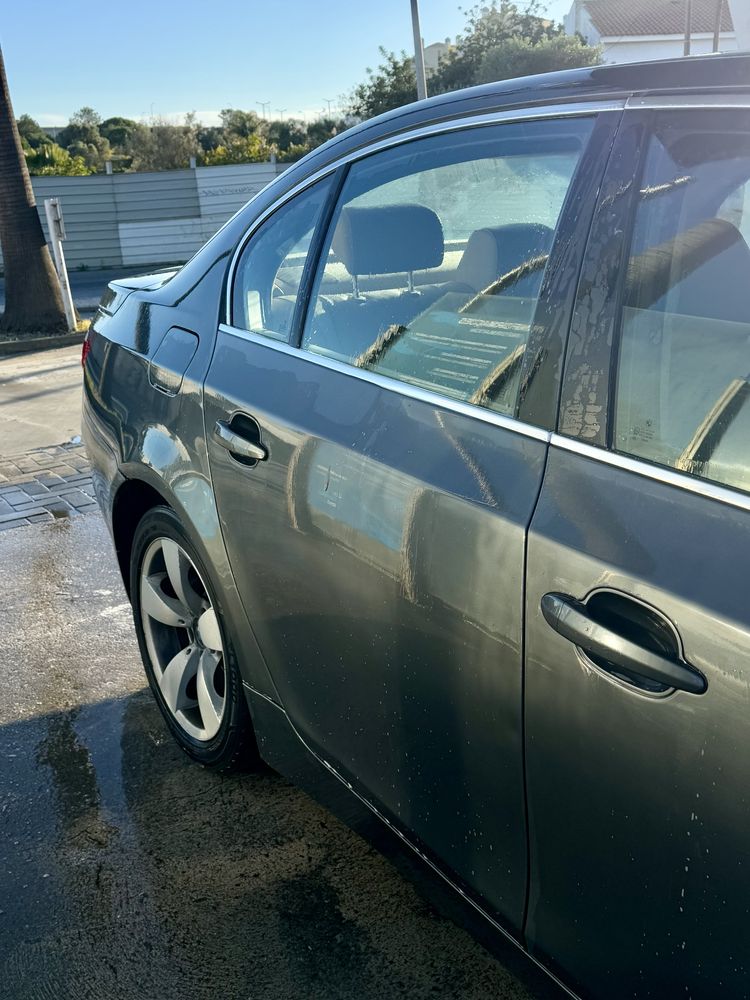 Carro BMW E60 520