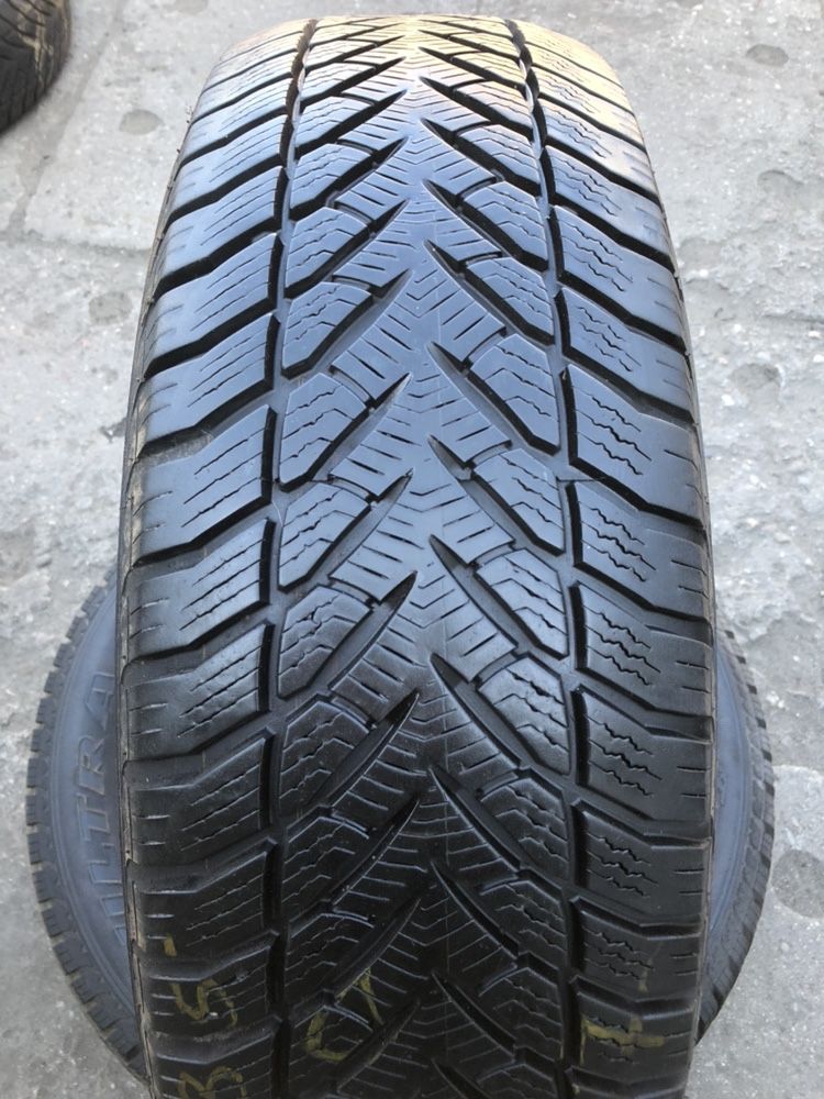 Opony używane Goodyear 235/70r17 111T Ultra Grip Wrangler - 4szt 8mm