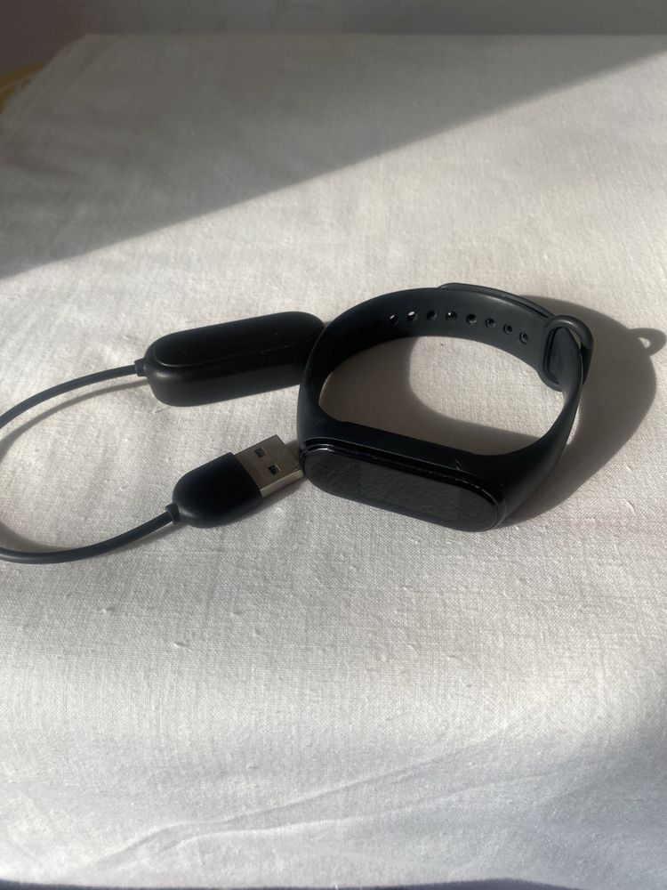 Продам оригінальний Xiaomi MiBand 4