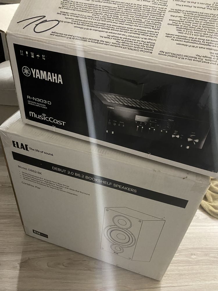 Yamaha R-N303D + 2x ELAC Debut DB62-BK