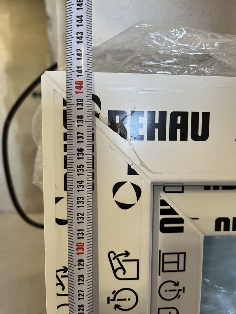 Продам окно новое REHAU