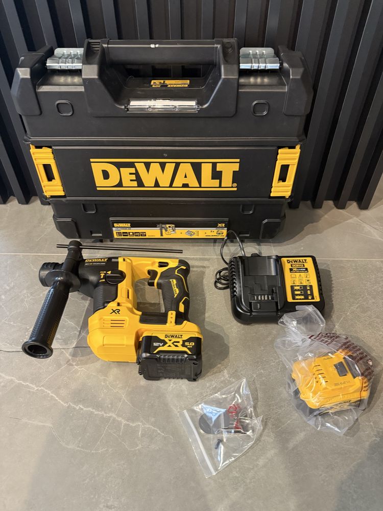 Sprzedam nowa Młotowiertarkę Dewalt 12V