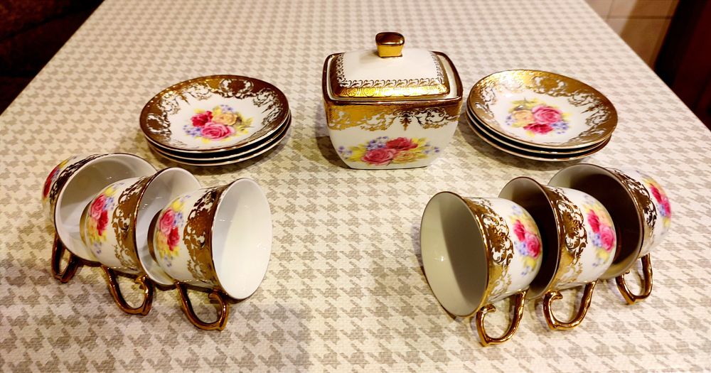 Витончений кавовий сервіз на 6 персон. Вироблено і привезено із Італії