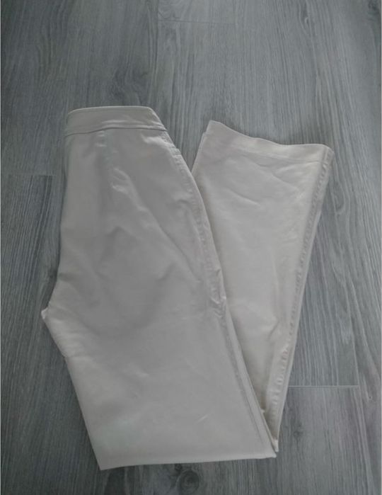 Стильні жіночі джинси