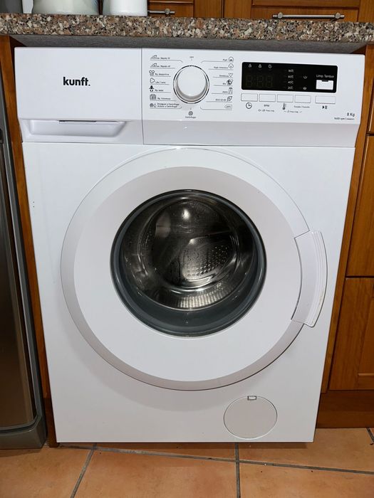 Máquina de Lavar Roupa Kunft 8kg