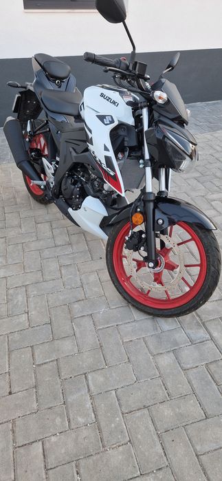 GSX-S 125cc como nova