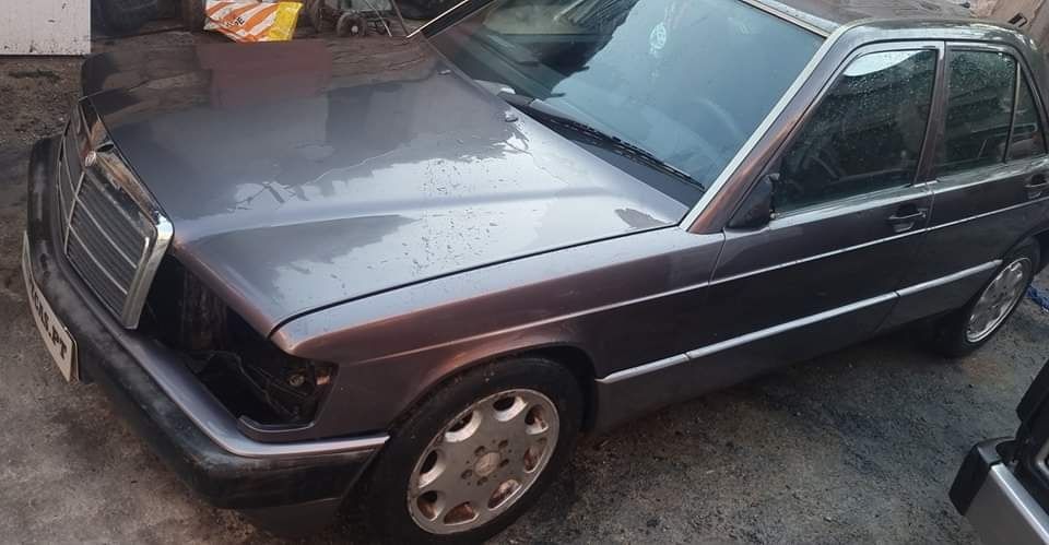Grande stock de Peças para Mercedes 190 W201