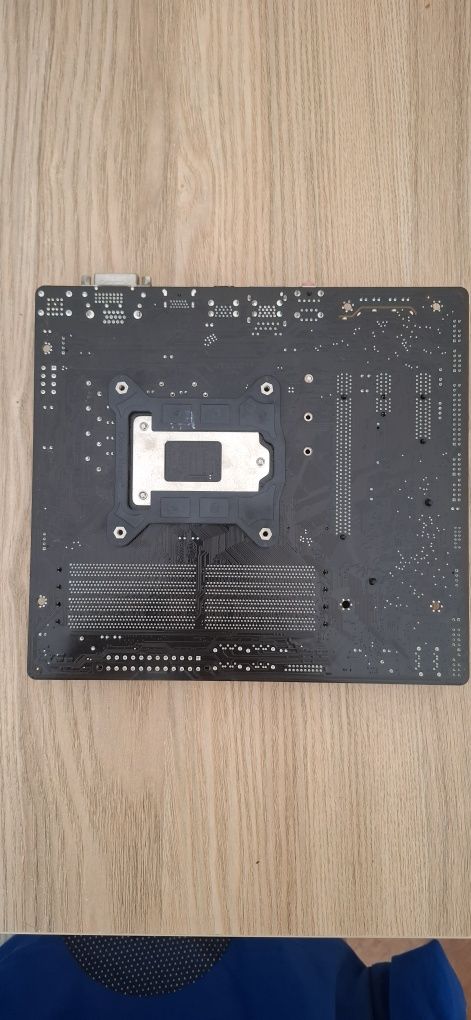 Motherboard Gigabyte B365M DS3H
Suporta memória RAM DDR4
Suporta proce
