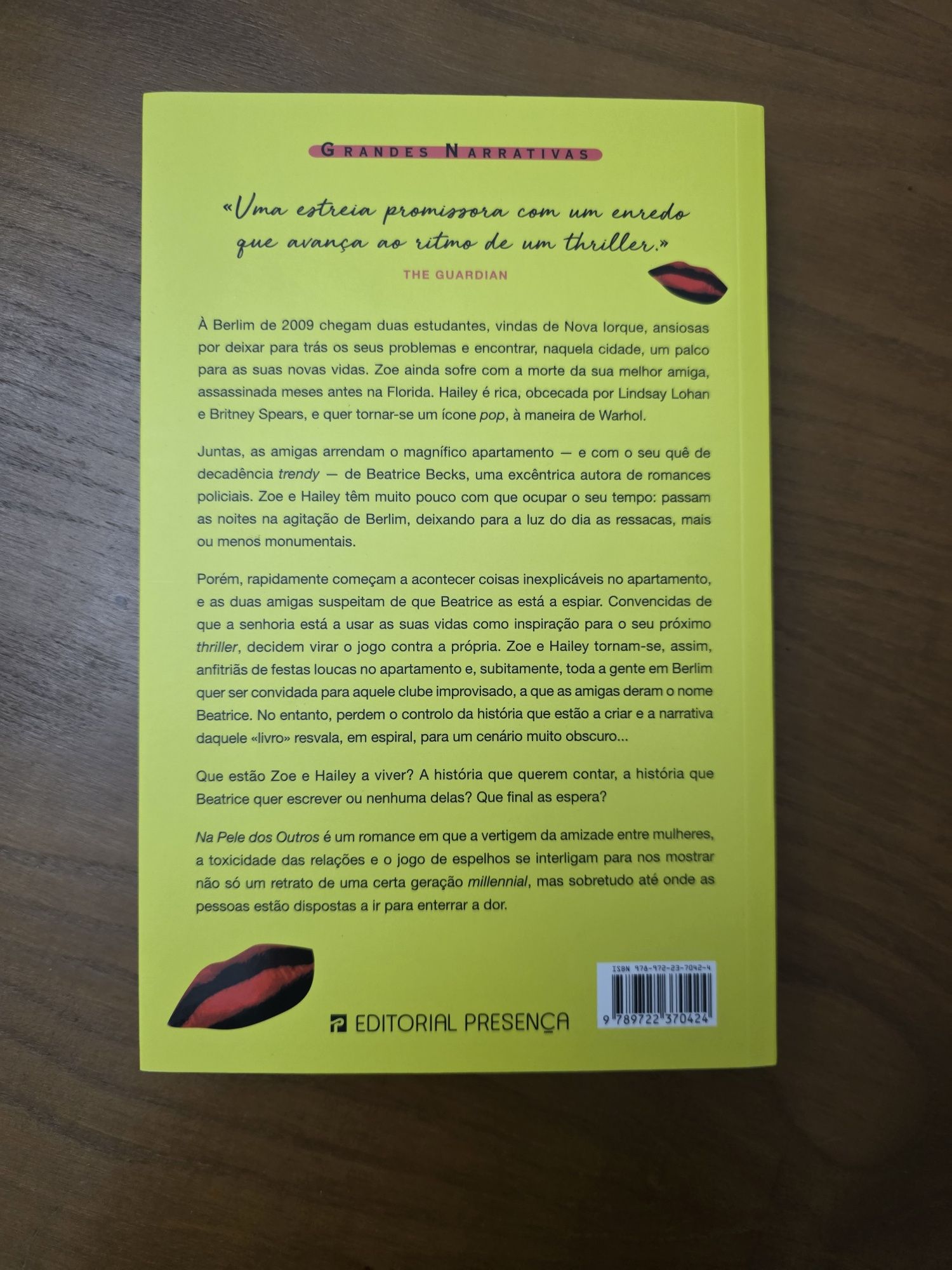 Livro Na Pele dos Outros de Calla Henkel