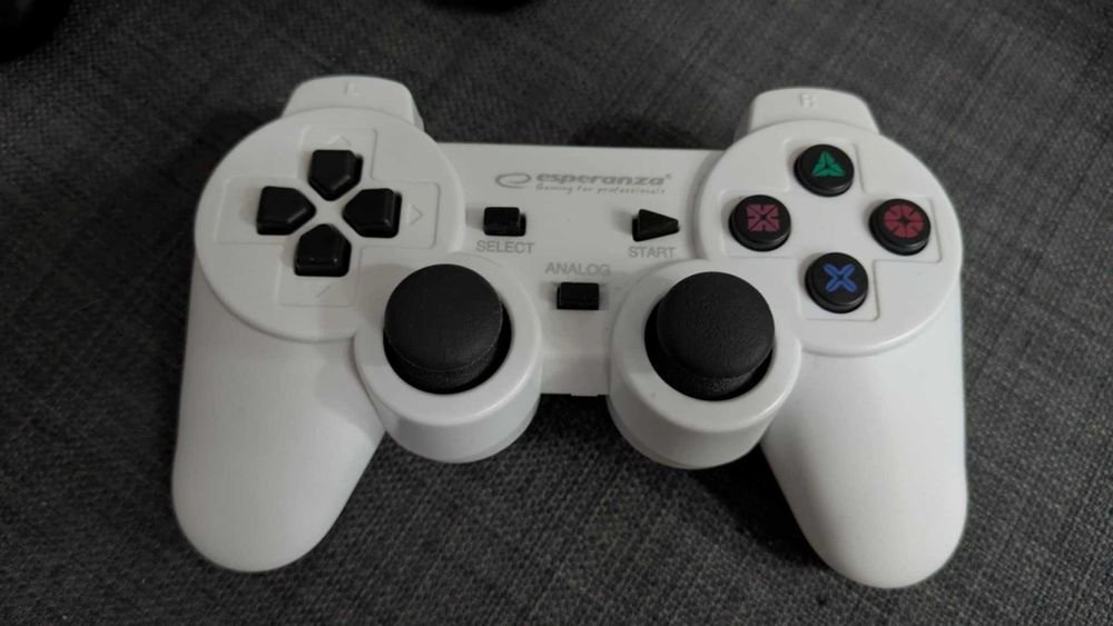 Konsola w stylu retro Batocera + 2 pady