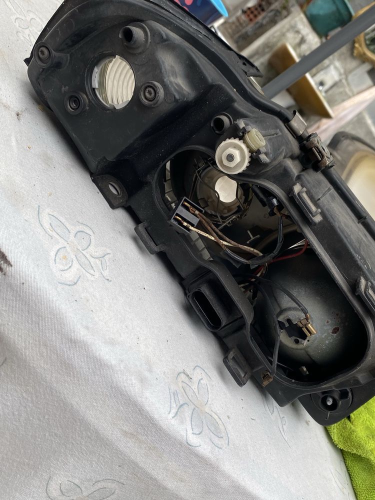 Farol esquerdo audi a3 8l