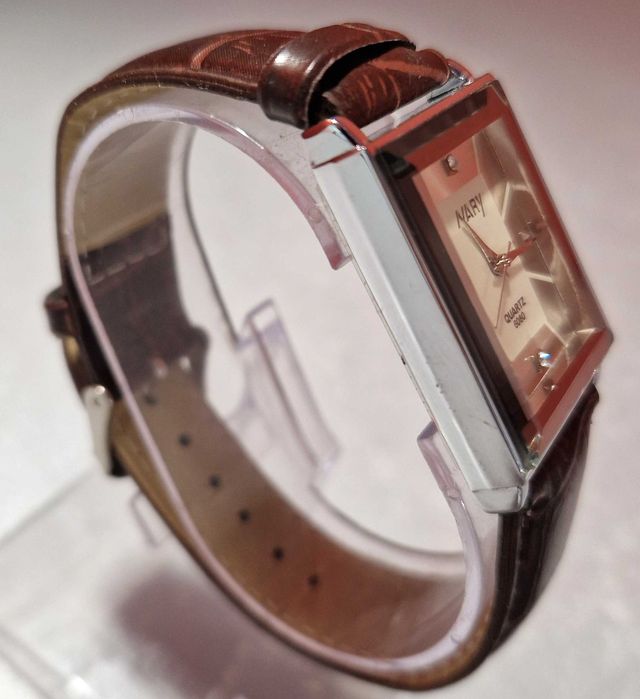 Zegarek Nary Quartz na pasku
