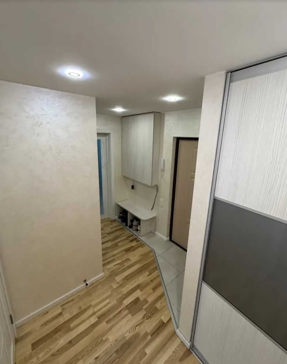 Продаж 2к квартири 45м² на вул. Кубанської України
