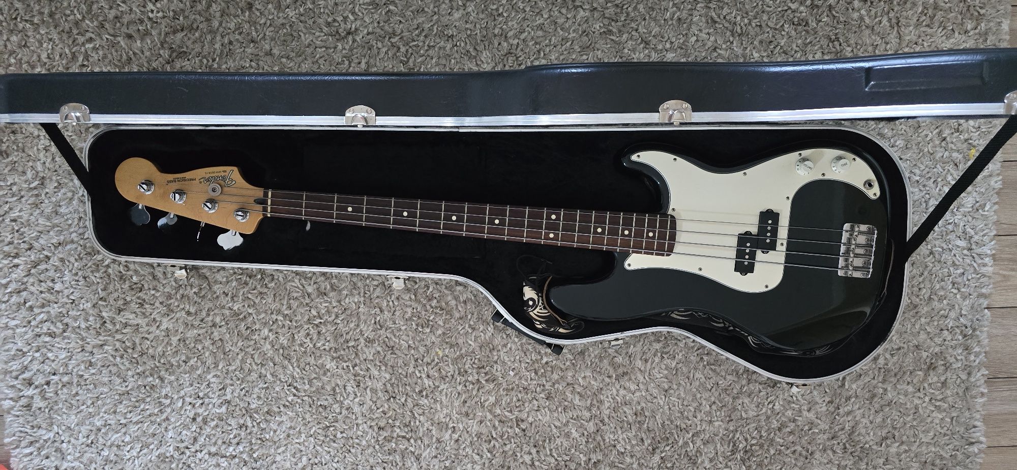 Gitara Basowa Fender