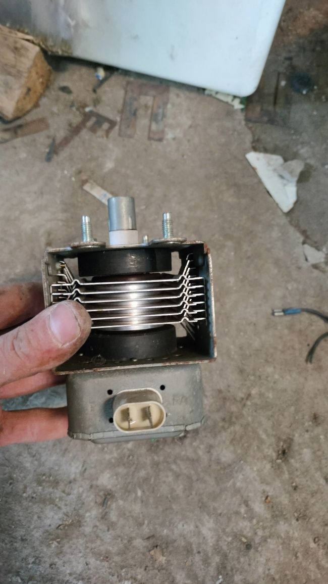 Magnetron Sanyo 2M218H