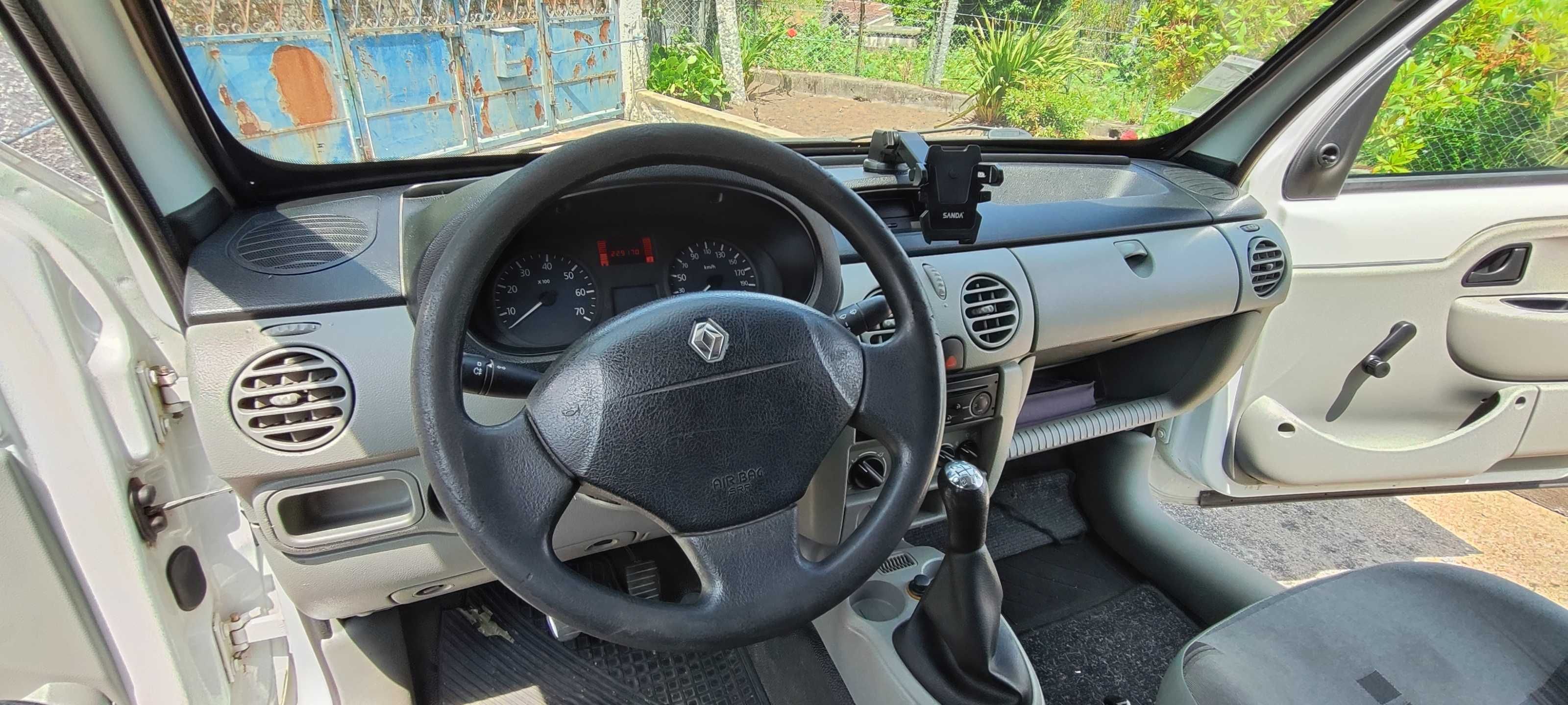Carrinha em excelente estado, modelo nacional, pronta a trabalhar.