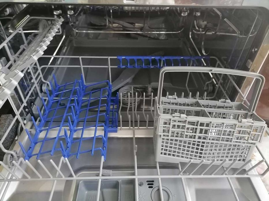 Посудомийна машина настільна Hansa ZWM 536 WH