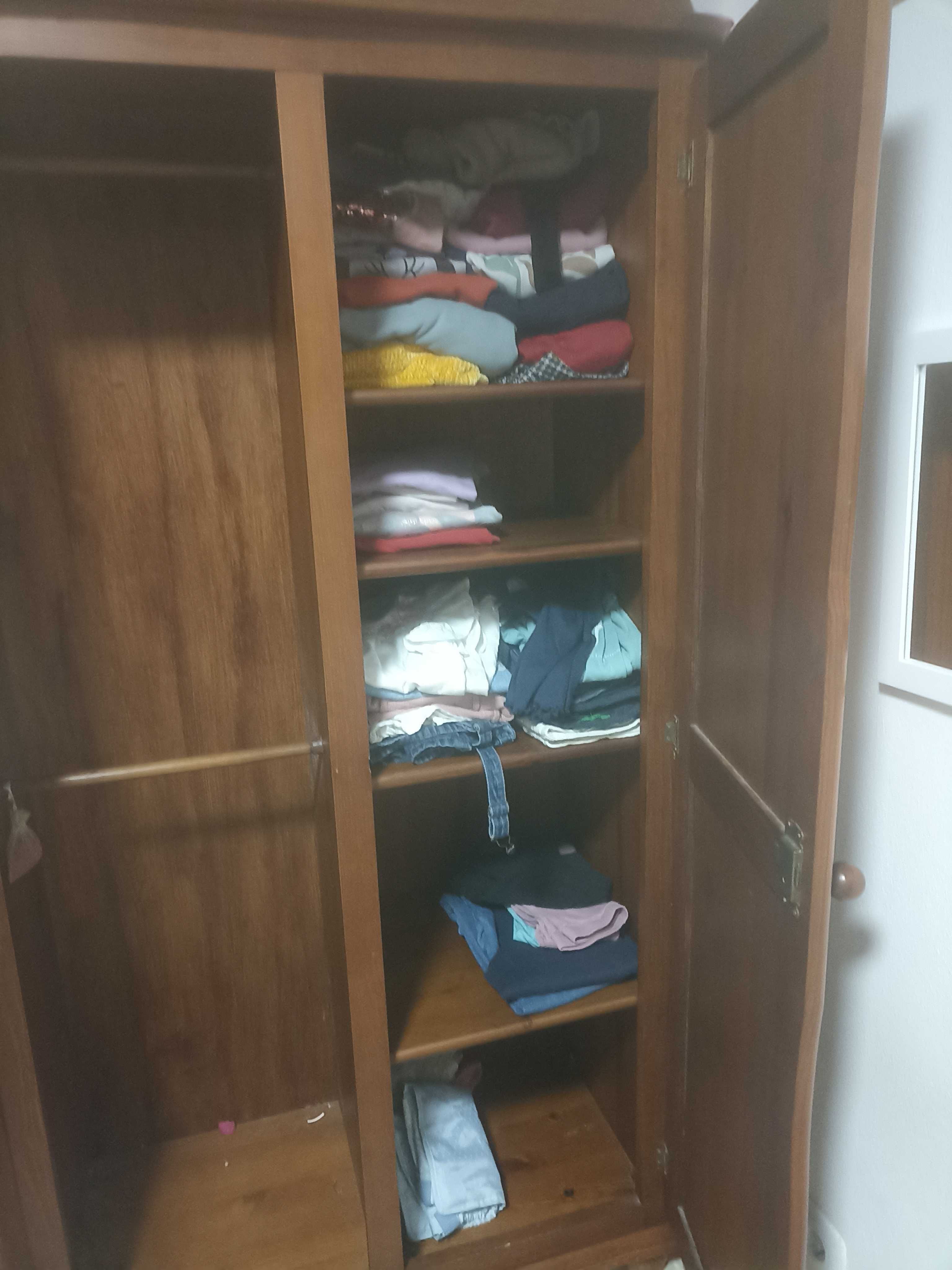 Roupeiro de criancas em pinho