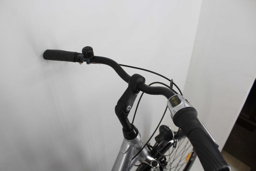 Aluminiowy rower damski BICYCLES koła 28 8 biegów NEXUS