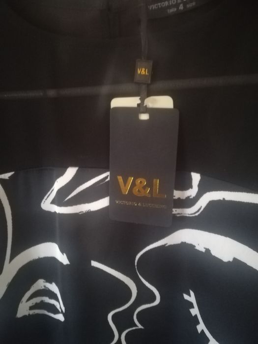 Blusa da marca Victorio & Lucchino
