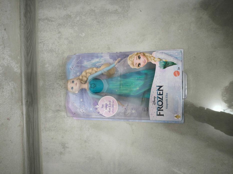 Lalka Disney Frozen Śpiewająca Elza HMG36 wersja niemieckojęzyczna