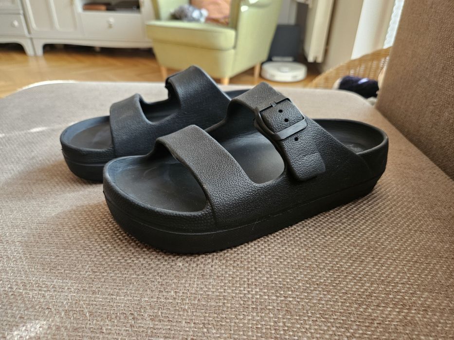 Czarne klapki, Primark, 36, wkładka około 23 cm.