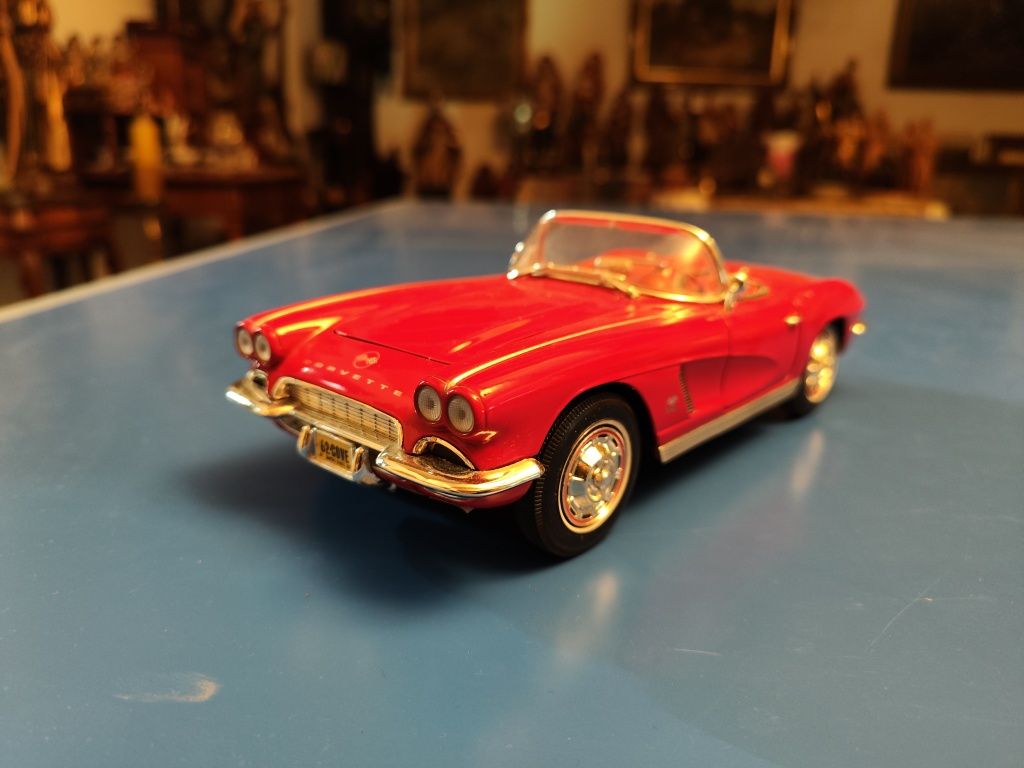 Corvette z 62r Ertl 1 18