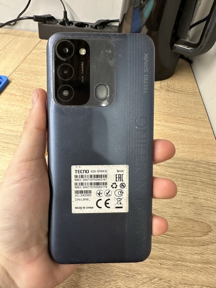Продам Tecno spark 8c 4/64