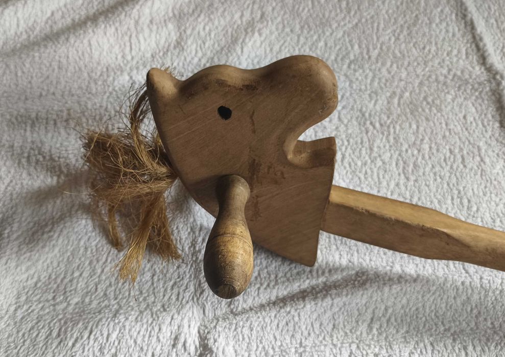 Cavalo de brincar - madeira