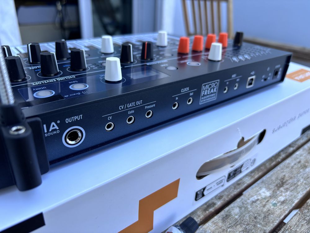 Arturia Microfreak + Microfone