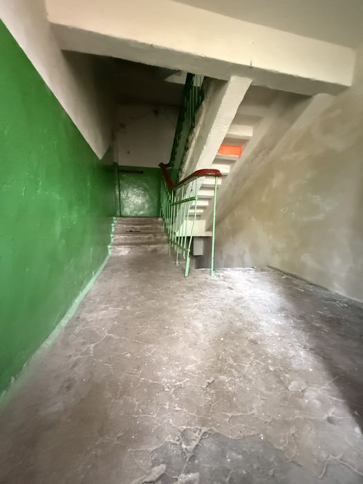 Продаж 2-х кімнат в комунальній квартирі,площею -30,1 м2.