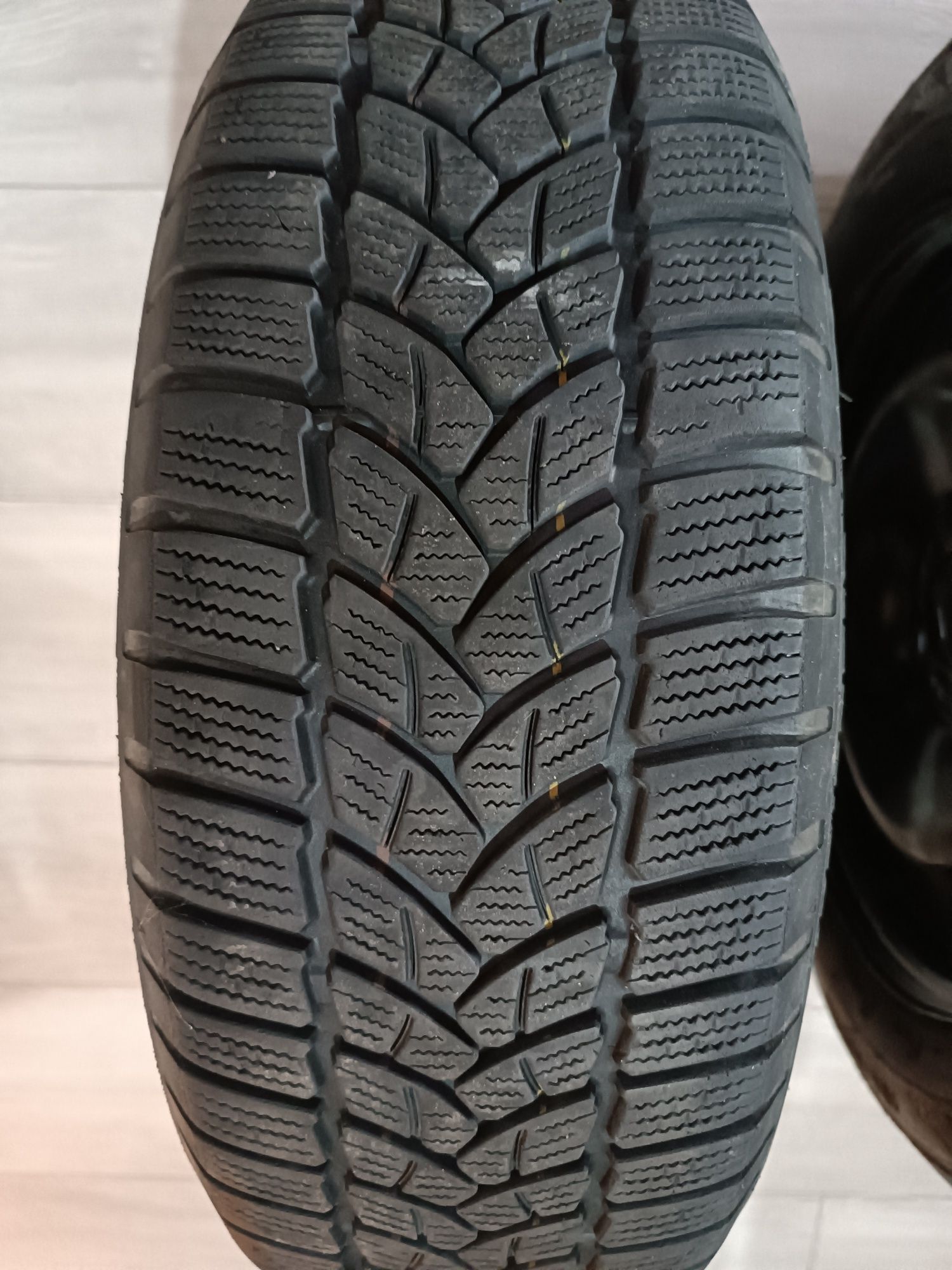 Koła opony zimowe Firestone 185/60 R15