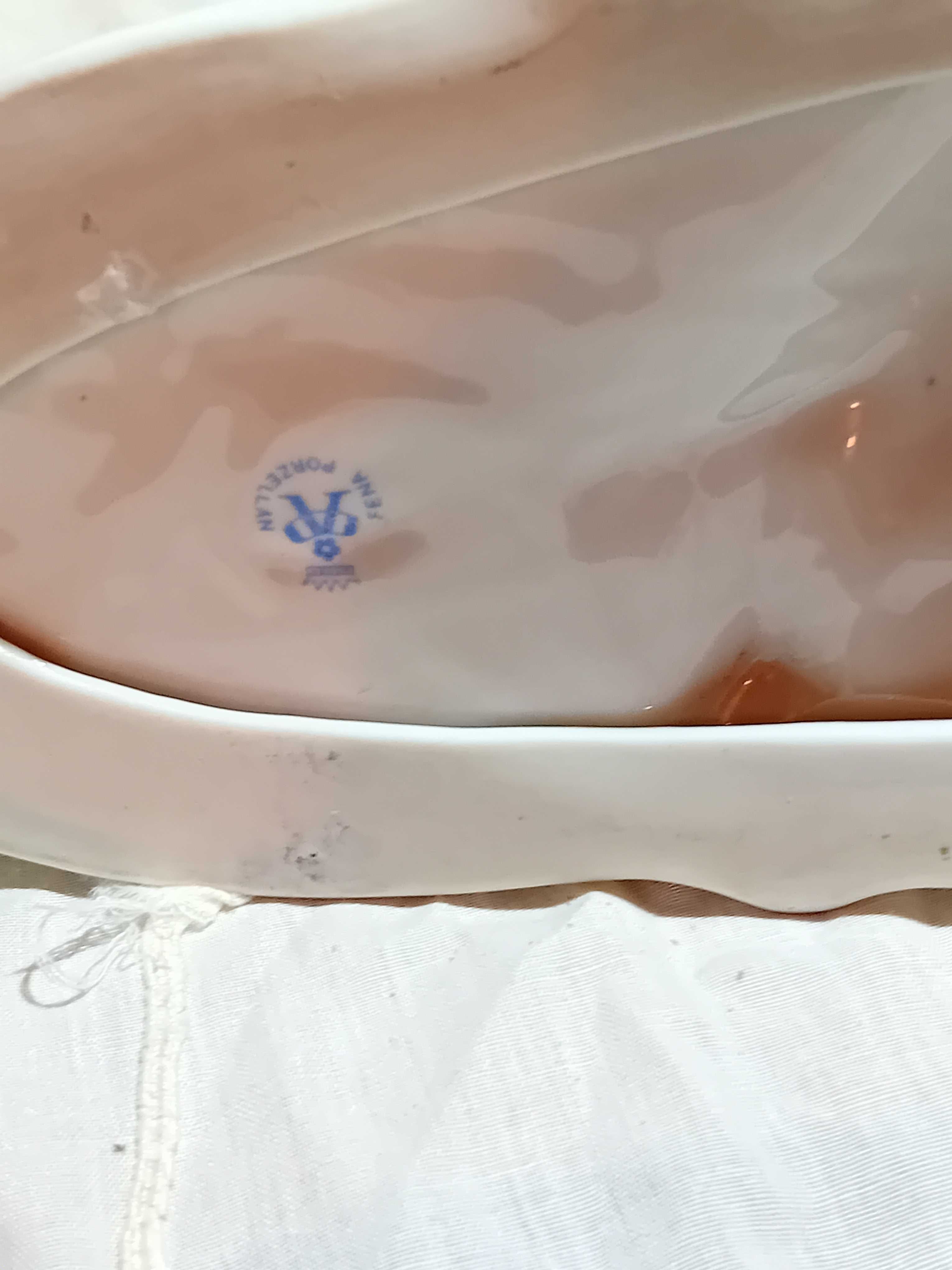 Figurka porcelanowego konia