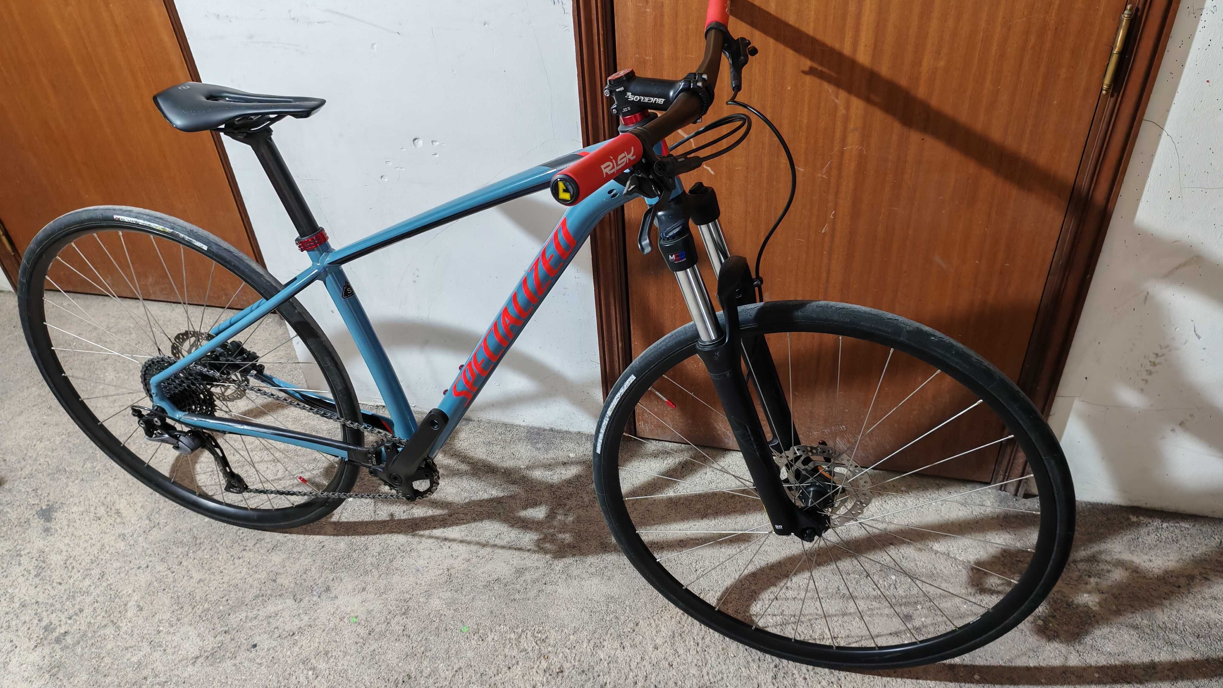 Suspensão Suntour XCM 30 para roda 29 como nova.
