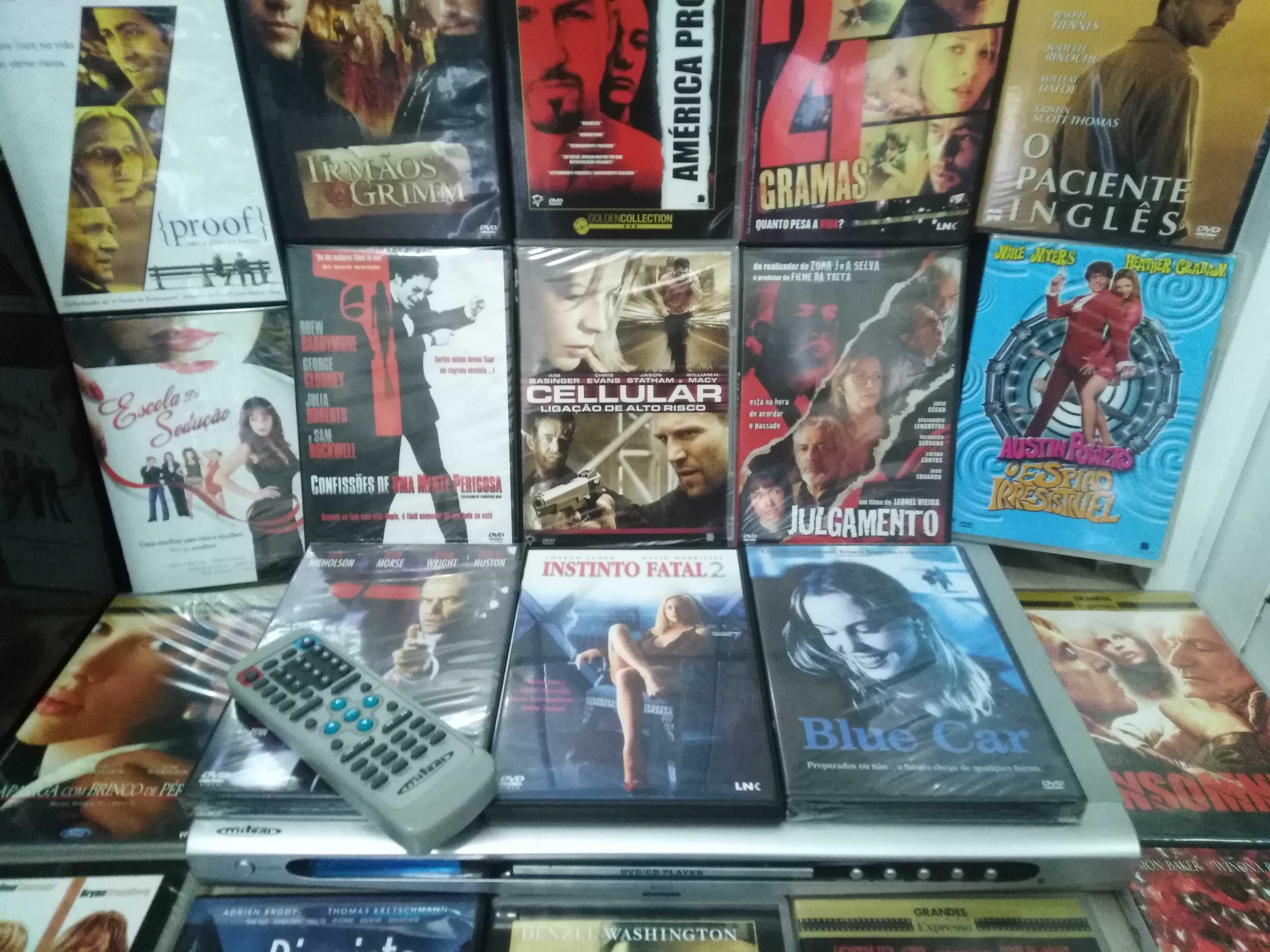 Conjunto de Leitor de DVD Mitsai c/ Comando + 27 Dvds (Alguns selados)