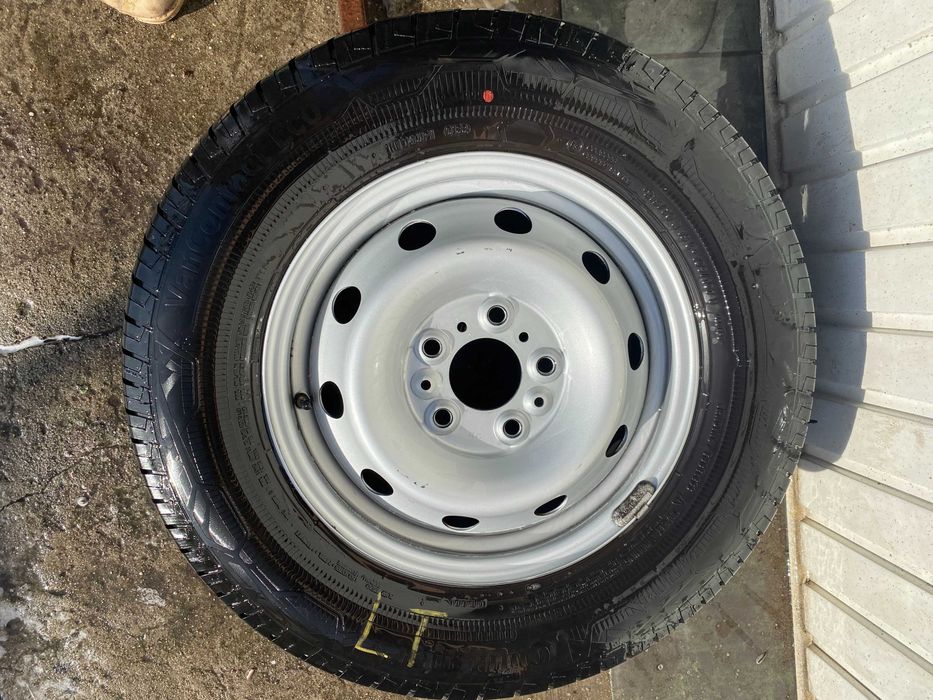 Kompletne koła Fiat Ducato 215/75R 15C prawie nowe ,salon