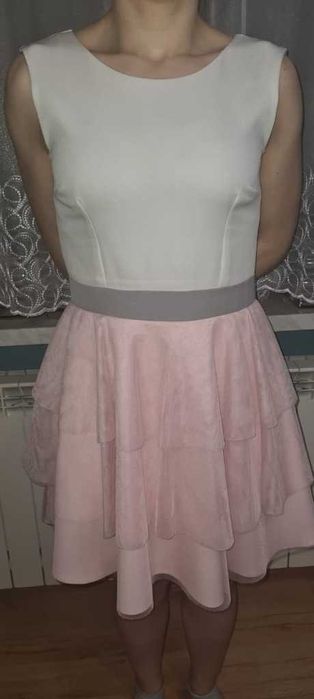 Sukienka rozkloszowana damska pudrowy róż wesele