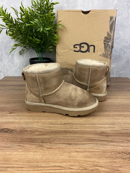 Dziecięce buty UGG Classic Mini II r 26 – zamszowe śniegowce ocieplane