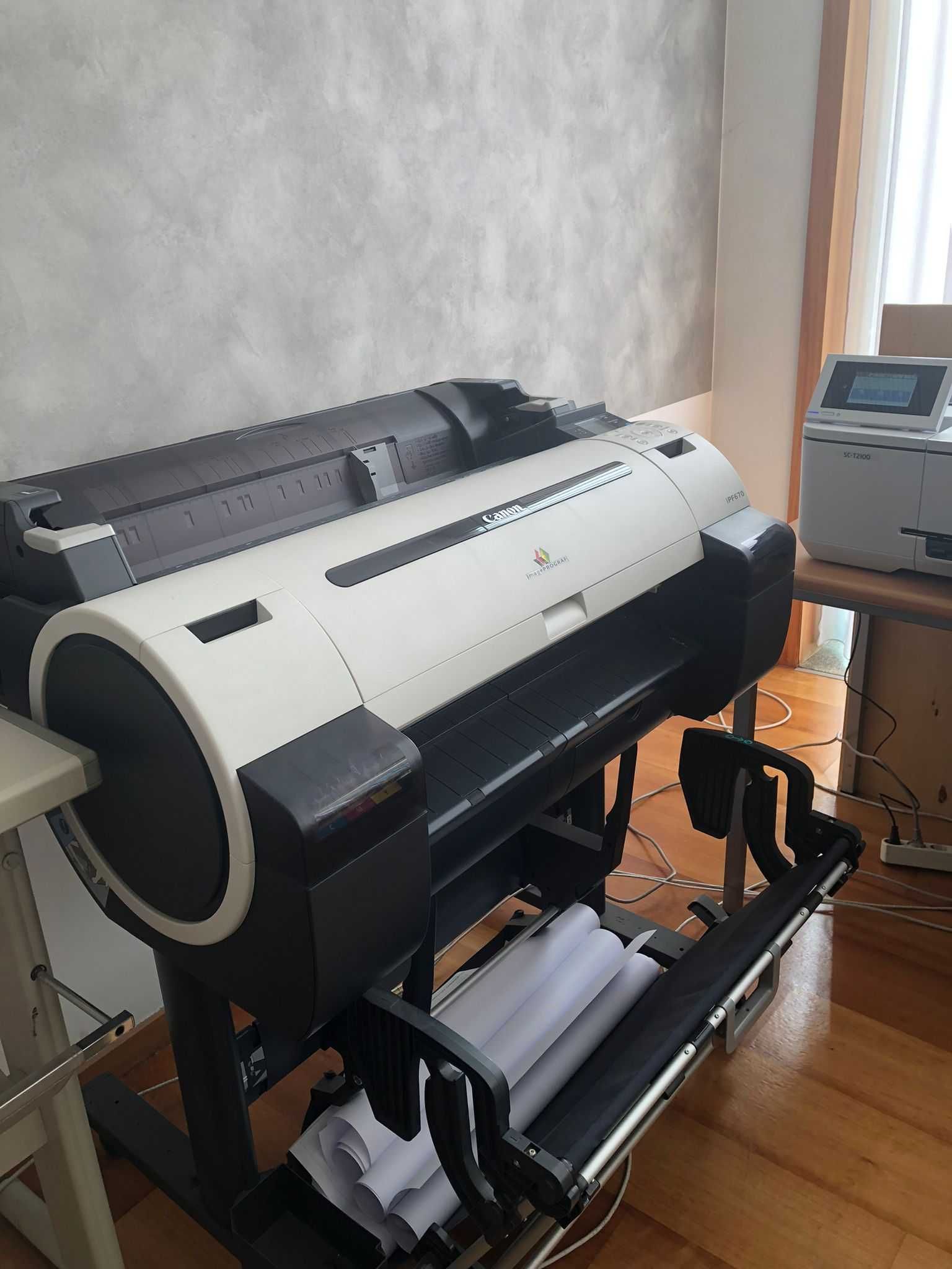 Vendo Plotter Canon IPF650 em excelente estado!